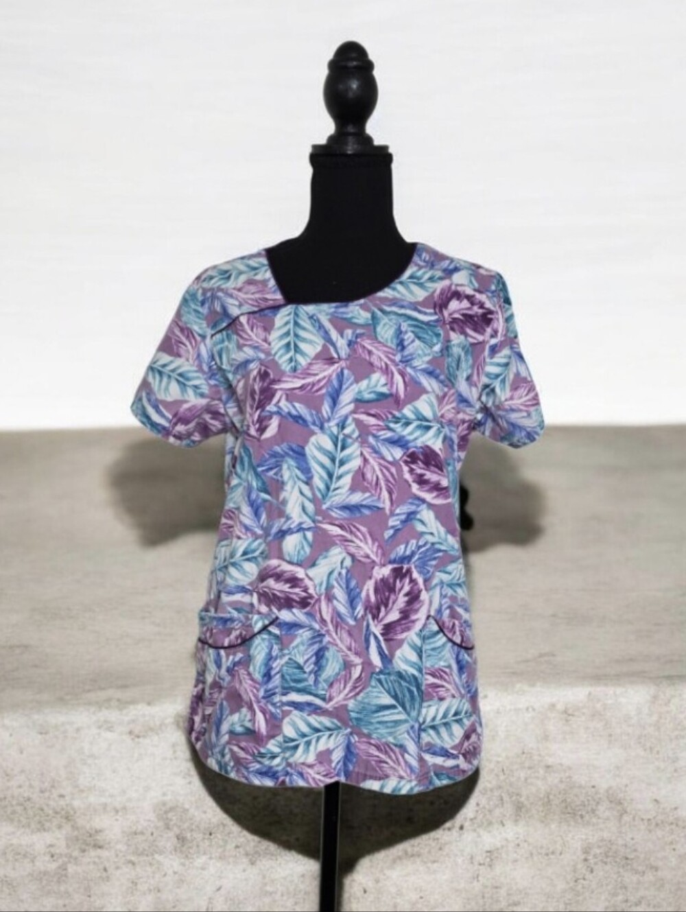 #K92 Floral Leaf Print Short Sleeve Top - Lavender Scrubs Top